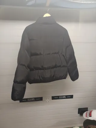 Cazadora acolchada negra mujer