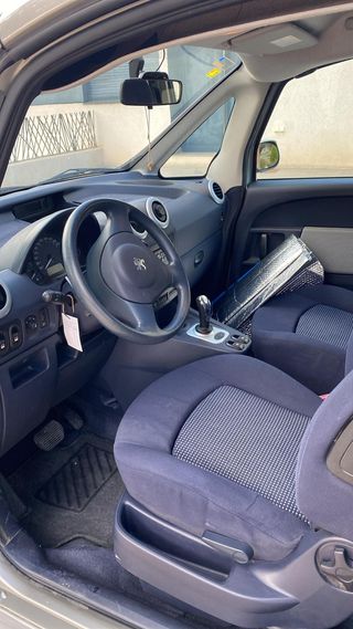 PEUGEOT 1007 Urban: Coche urbano único y perfecto