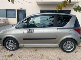 PEUGEOT 1007 Urban: Coche urbano único y perfecto