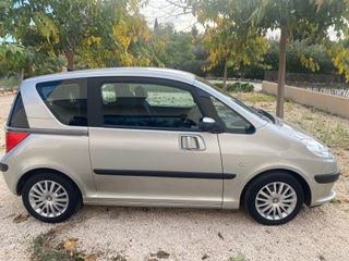 PEUGEOT 1007 Urban: Coche urbano único y perfecto