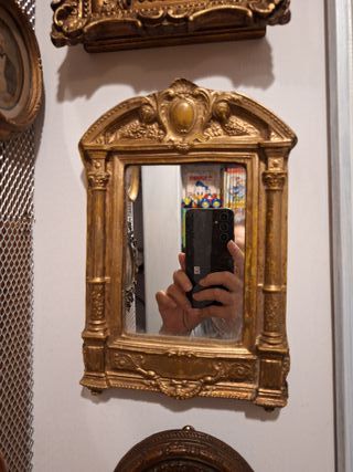 L70   Specchio da parete dorato