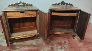 Mesitas de noche antiguas de madera