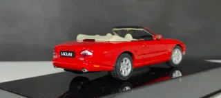 Jaguar XK8 Cabriolet (AUTOart) 1:43