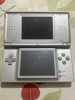 Nintendo DS Plata + Cargador