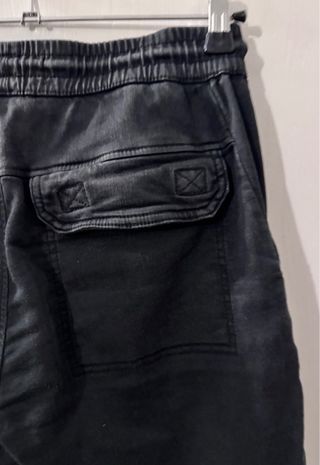 Pantalón cargo Pull&Bear negro