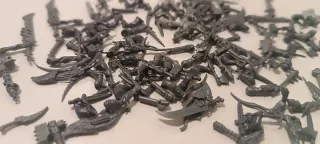 Bits de brazos y armas para miniaturas