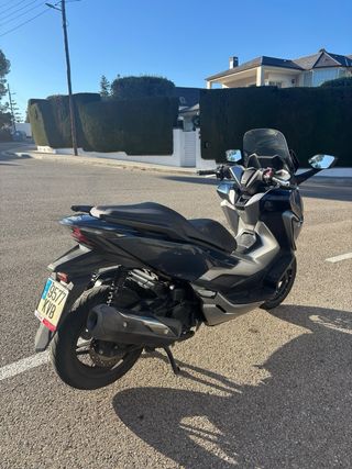 Honda Forza 300