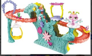 Circuito de muñecos con accesorios