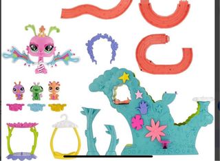 Circuito de muñecos con accesorios