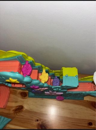 Circuito de muñecos con accesorios