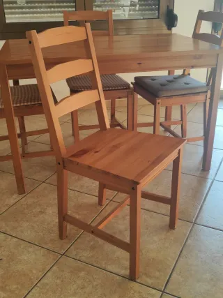 Set de mesa y 4 Sillas Ikea madera