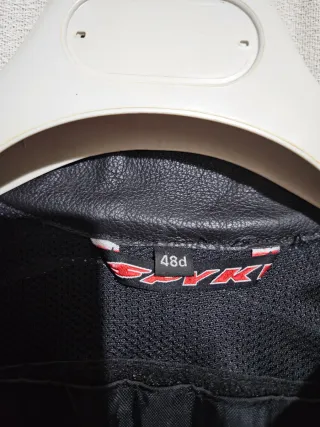 Mono Spyke 48d y Guantes Dainese L.