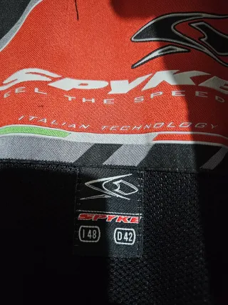 Mono Spyke 48d y Guantes Dainese L.