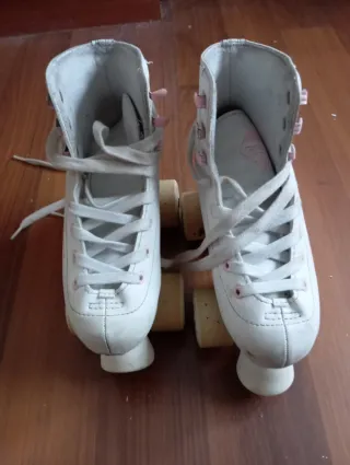 Patines blancos talla 32