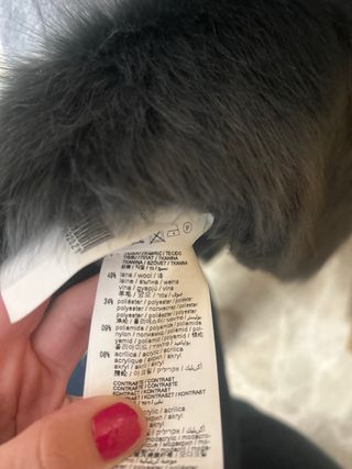 Blazer corto gris con ribete de pelo