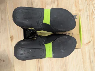 Zapatillas escalada.Pies de gato Niño Talla 35-36