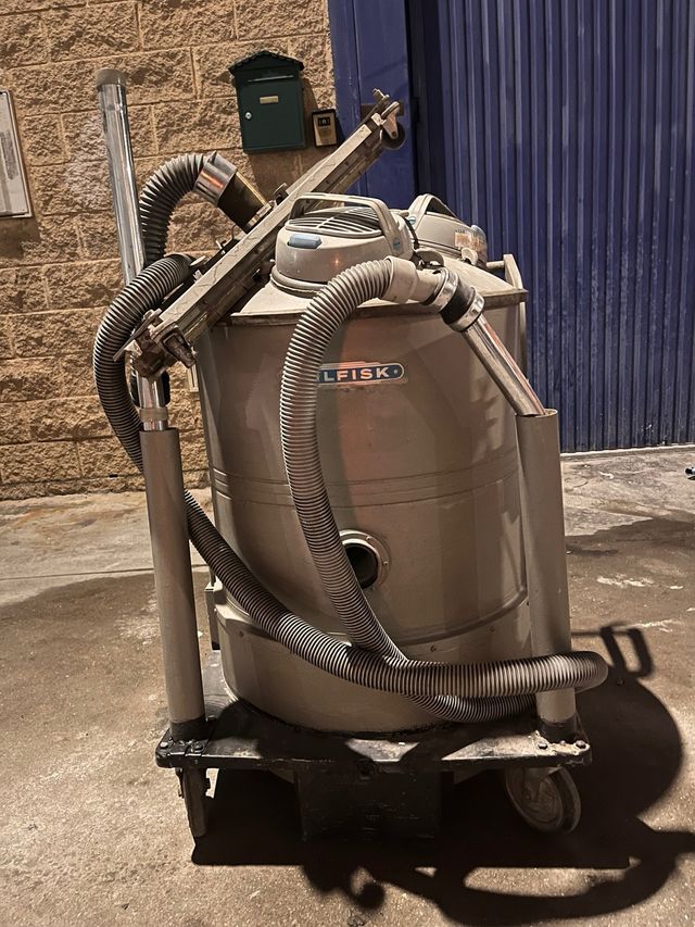 Aspiradora Nilfisk 3 motores