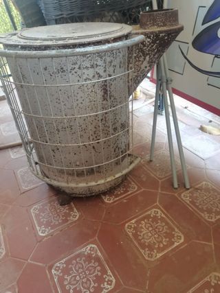 Estufa leña con tubo extractor humos