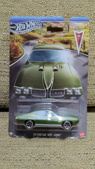 Hot Wheels '70 Pontiac GTO Judge Silver Series.