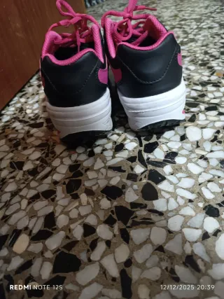 Zapatillas deportivas mujer 2 veces usado