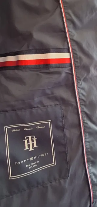 Piumino blu marino di Tommy Hilfiger