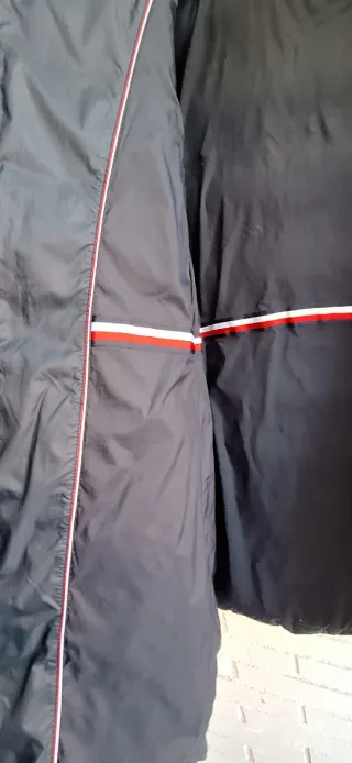 Piumino blu marino di Tommy Hilfiger