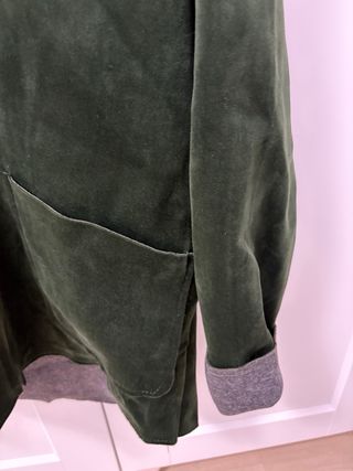 Parka de terciopelo verde con capucha