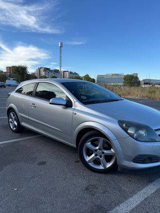 Opel Astra GTC H 1.9 150CV