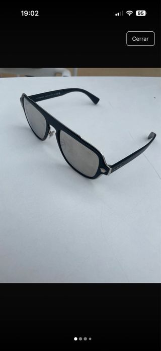 Gafas de sol Versace negras y plateadas