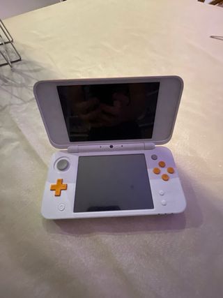 Nintendo 2DS XL Arancione/Bianco