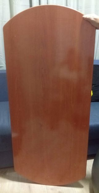 Specchio ovale con cornice in legno