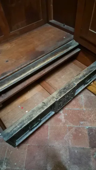 Armario ropero antiguo madera con espejo S. XIX