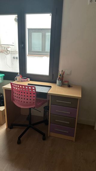 Habitación juvenil completa, armario grande.