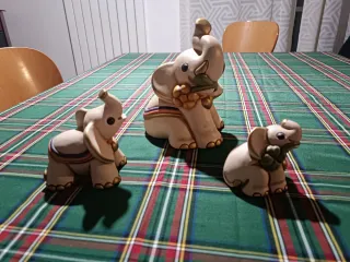 Famiglia di elefanti Thun