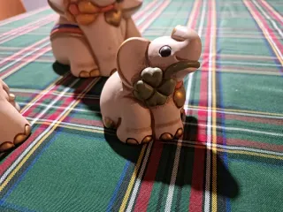 Famiglia di elefanti Thun