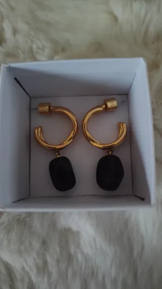 Pendientes Bimba y Lola negros y dorados