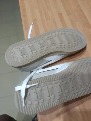 Zapatillas Zara Talla 46 Gris y Blanco