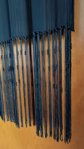 Foulard fiesta negro transparente flecos