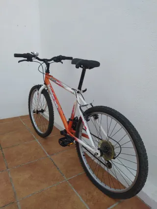 Bicicleta Infantil Naranja y Blanca