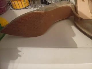 Zapatos dorados Lodi ,puestos unas horas,como nuev