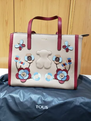 Capazo Tous Beige y Rojo Flores Mariposas