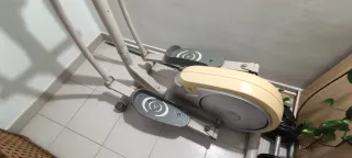 Máquina, bicicleta elíptica Domyos.