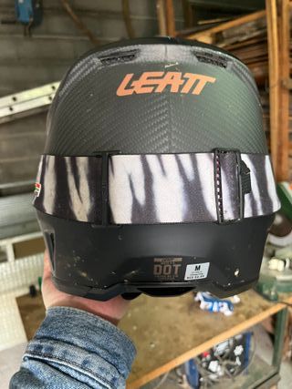 Casco Leatt 9.5 Carbono