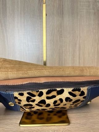 Bolso piel estampado leopardo y ante