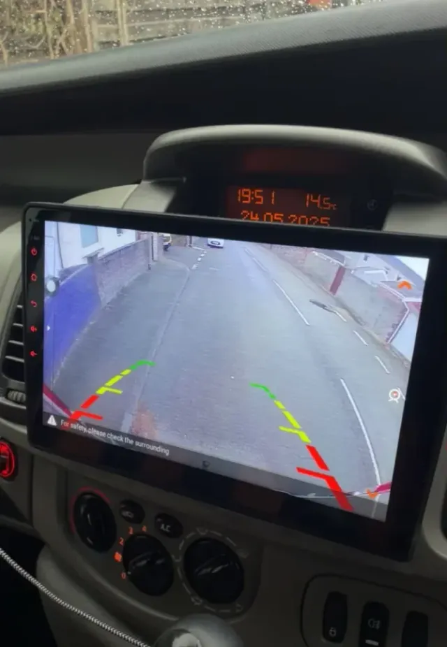 Radio Android Carplay Trafic Vivaro Nueva