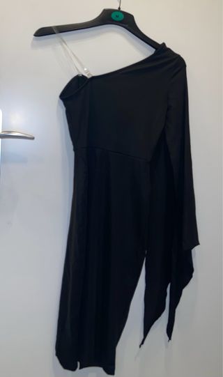 Vestido negro asimétrico