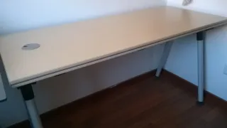 Mesa de oficina Ofiprix beige y plata