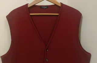 Chaleco de punto con botones