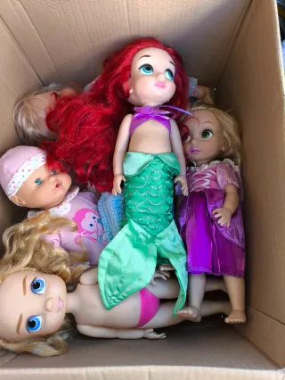 Lote de muñecas variadas