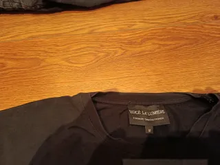 Camiseta Negra Calavera Brillante